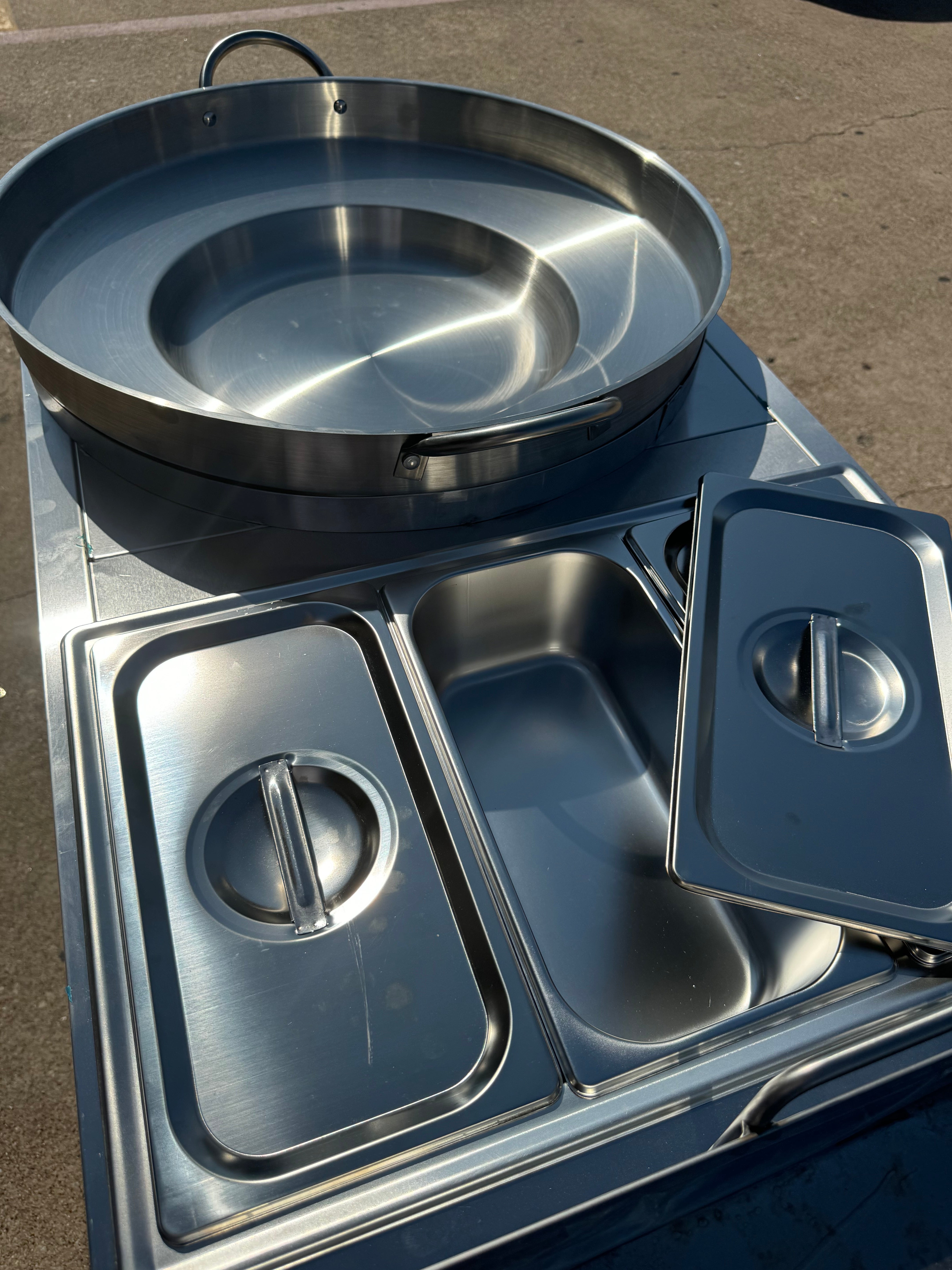 36β x 22β Griddle Flat Top Taco Cart with 22β Comal and 3 Pan Steam Table