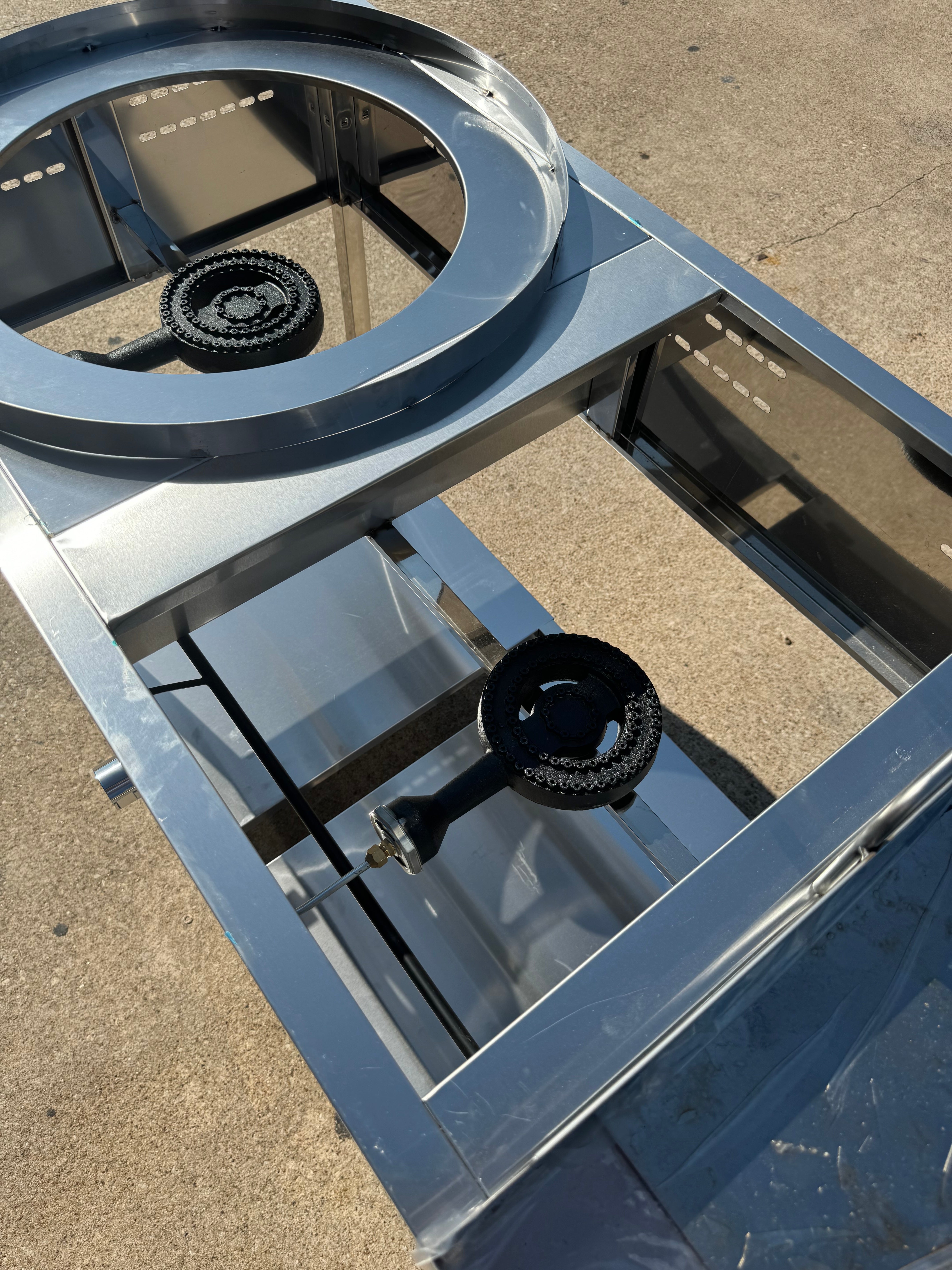 36β x 22β Griddle Flat Top Taco Cart with 22β Comal and 3 Pan Steam Table