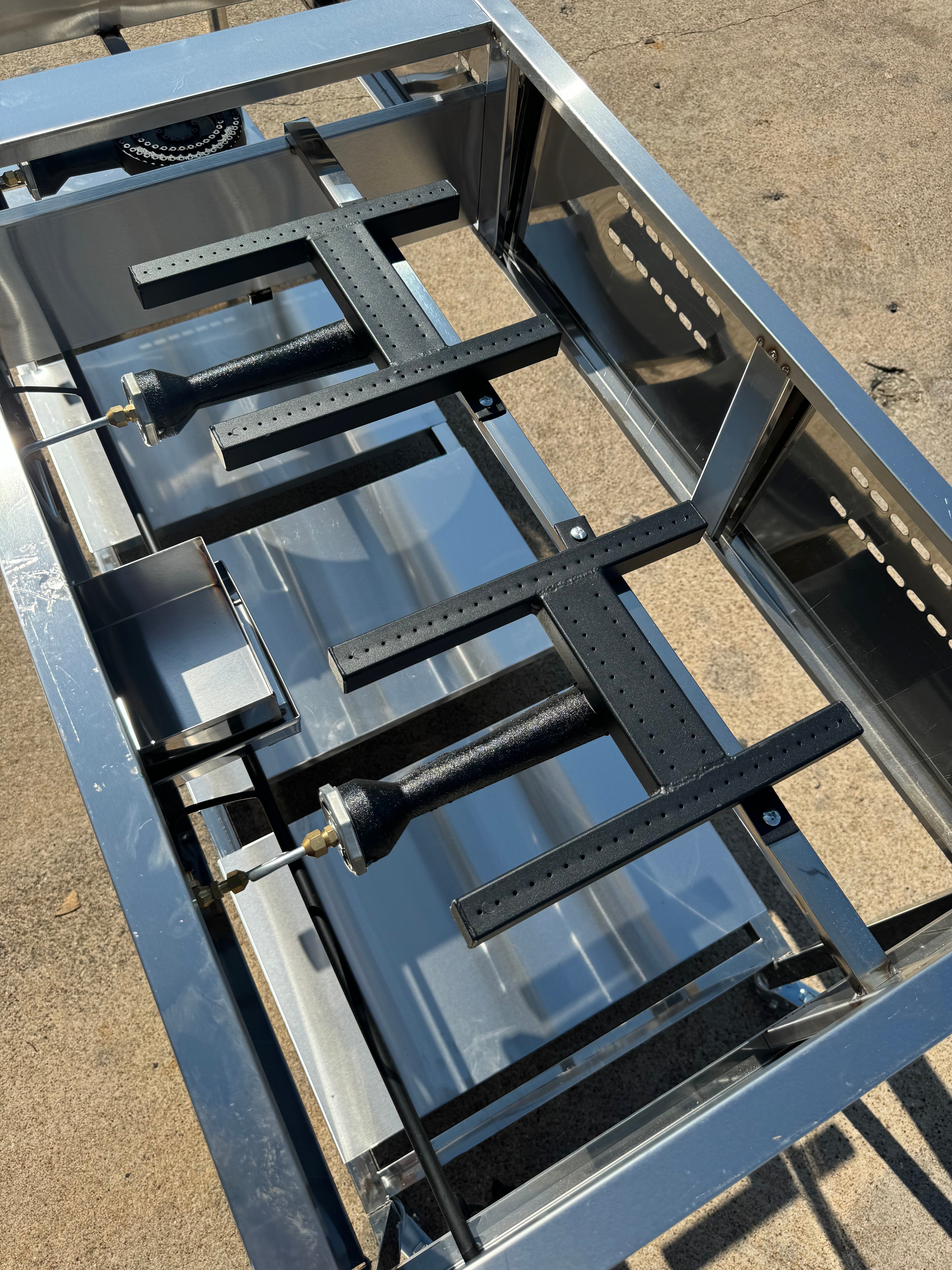 36β x 22β Griddle Flat Top Taco Cart with 22β Comal and 3 Pan Steam Table